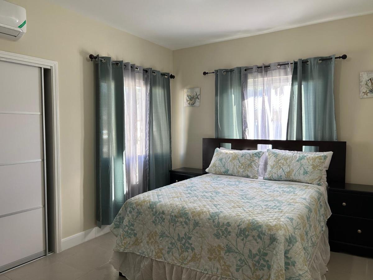 Seamist Villa @Oceanpointe Lucea Comfy 2Br W/Pool Gym & Parking Exterior foto